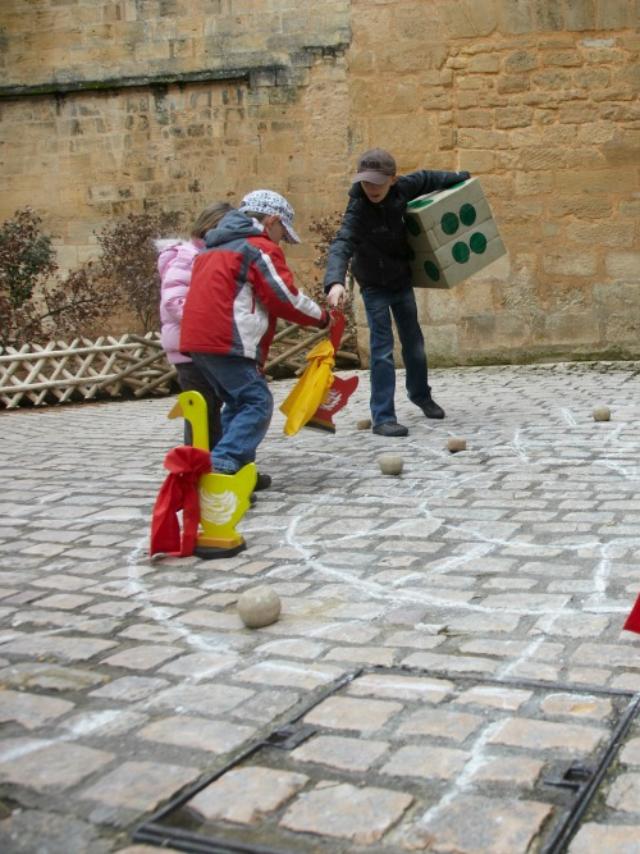 Jeu de l'oie géant pendant Fest'Oie à Sarlat