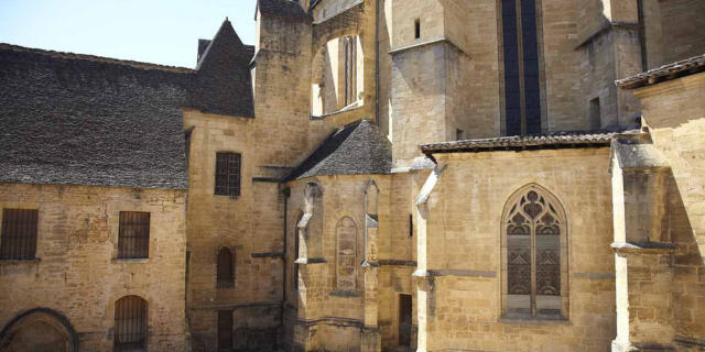 Cathédrale de Sarlat et ses enfeus