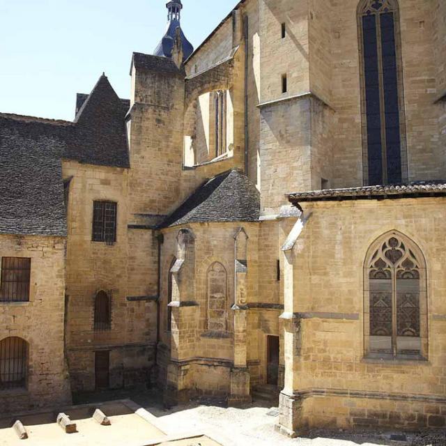 Cathédrale de Sarlat et ses enfeus