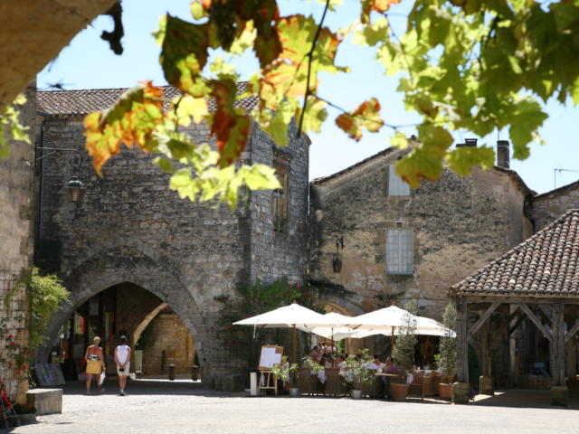 Bastide de Monpazier dans le sud du Périgord