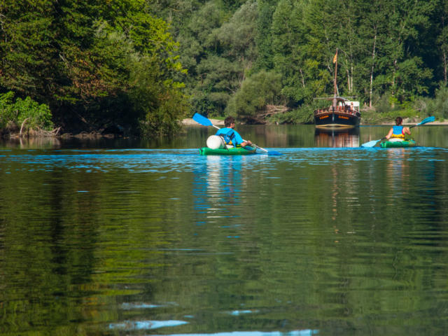 Gabarre et canoës sur la Dordogne