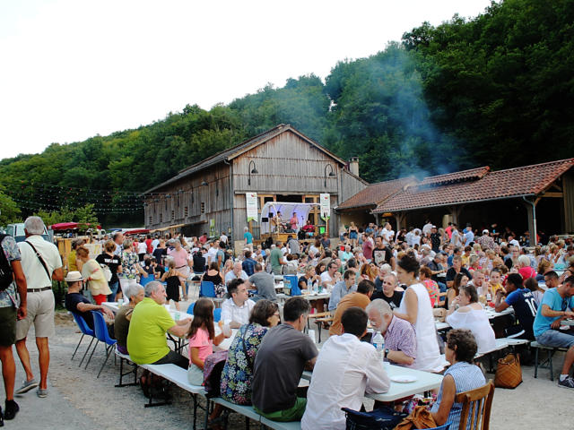 Marché gourmand de Saint Amand de Coly