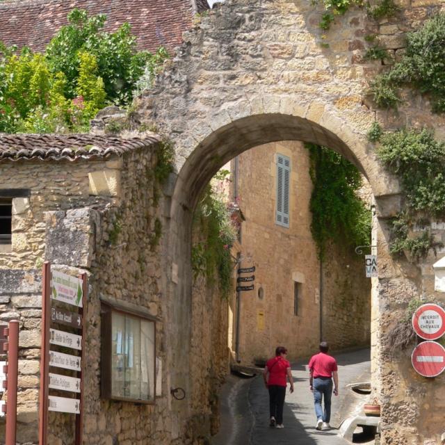 Porte du village médiéval de Limeuil