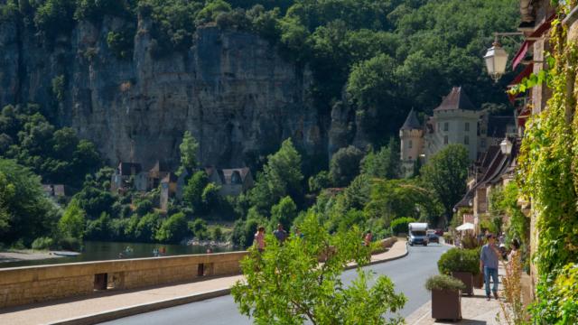 Rue principale de la Roque-Gageac