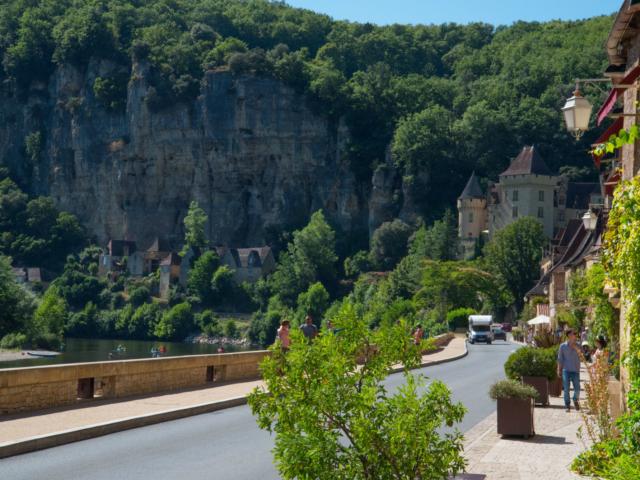 Rue principale de la Roque-Gageac