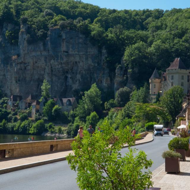 Rue principale de la Roque-Gageac