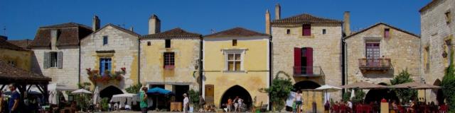 Place centrale de la Bastide de Monpazier