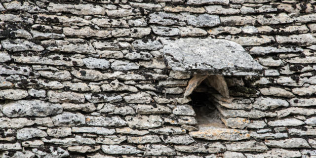 Toiture en lauze, caractéristique du Périgord Noir