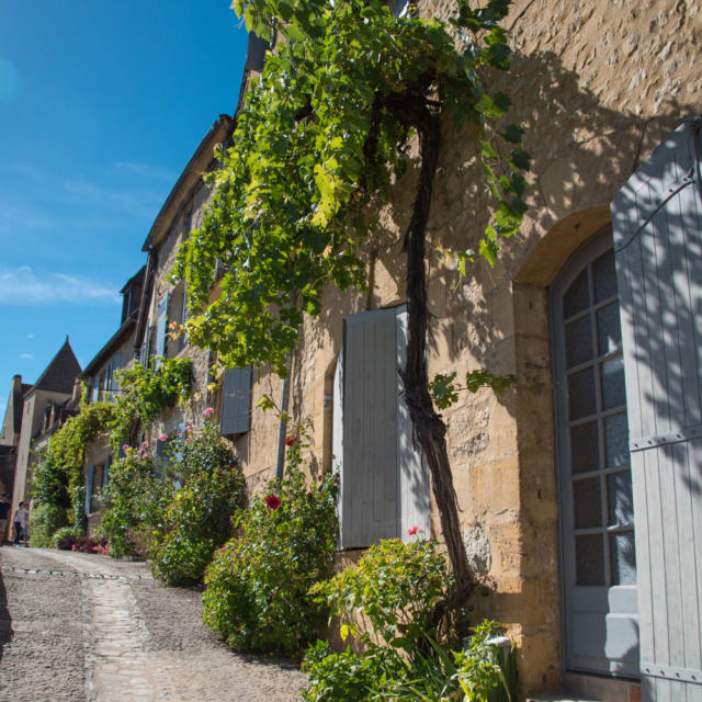 Village de Beynac sur la Vallée de la Dordogne