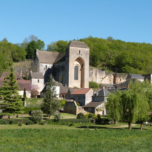 Vue sur l'abbaye de Saint Amand De Coly