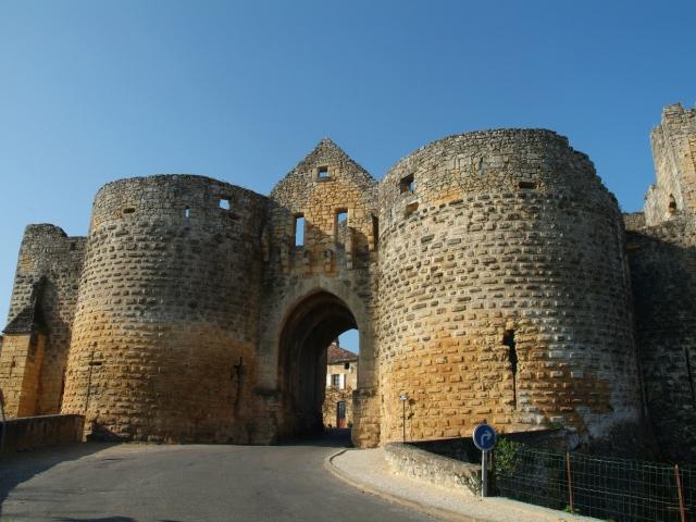 Porte des Tours à Domme