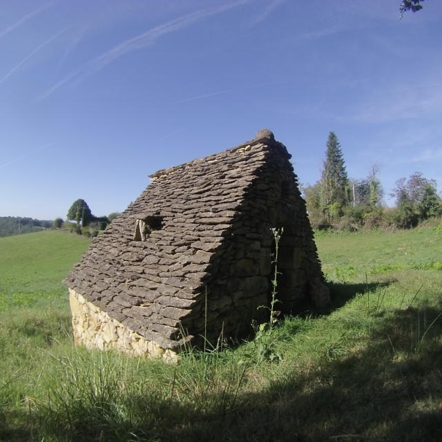 Cabane en pierres sèches autour de Tamniès