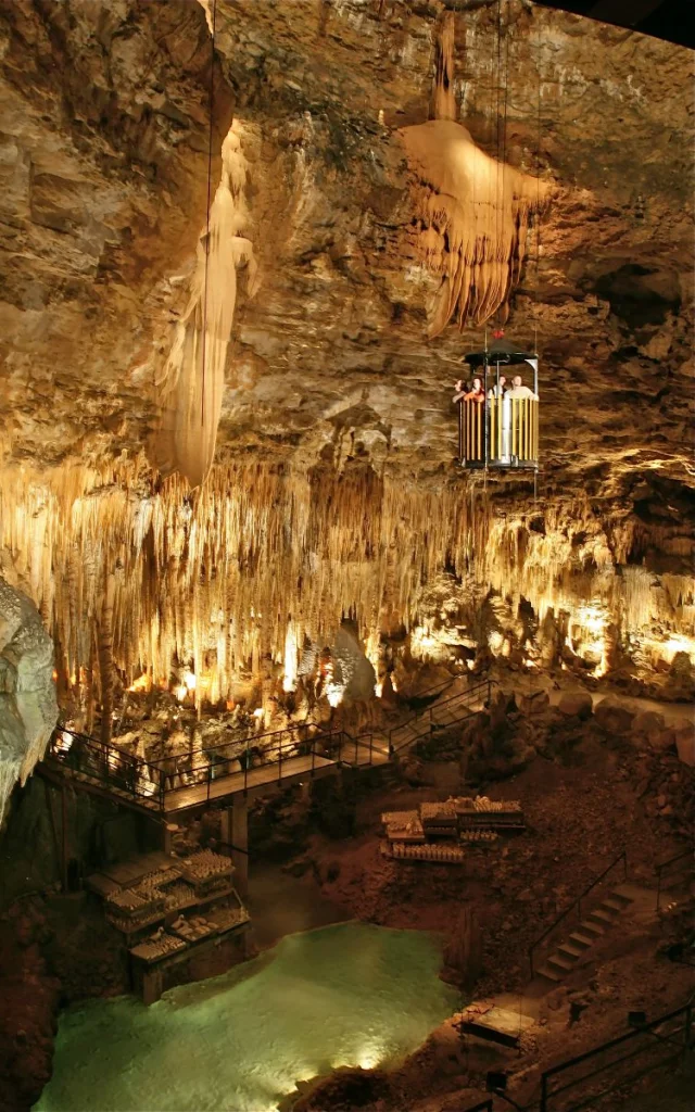 Le Gouffre de Proumeyssac à Audrix - Vallée de la Vézère