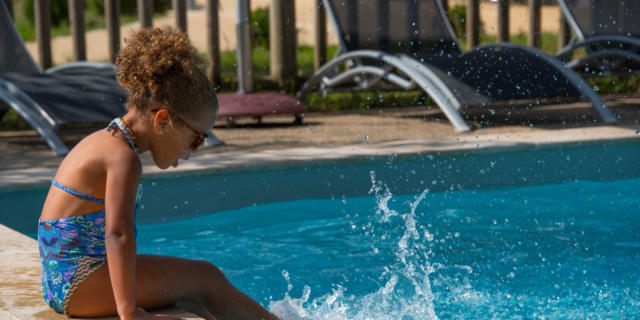 Piscine vacances en famille Sarlat Périgord