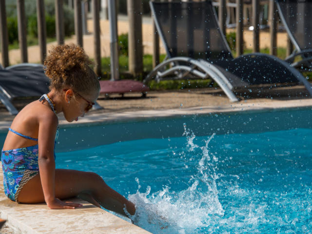 Piscine vacances en famille Sarlat Périgord