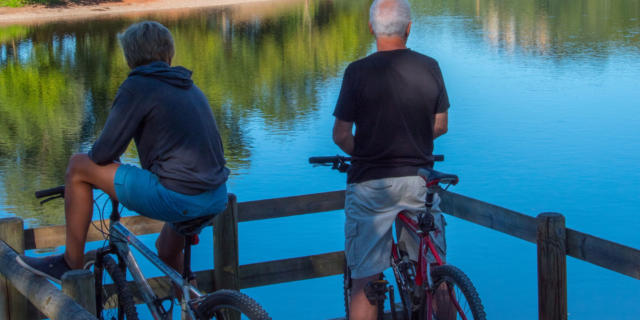 vélo au bord de la Dordogne