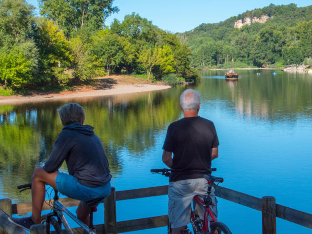 vélo au bord de la Dordogne