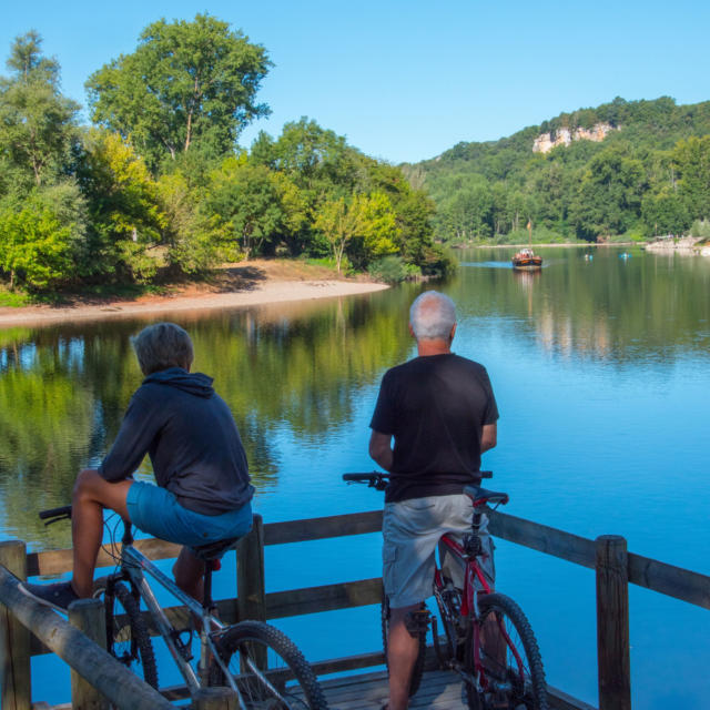 vélo au bord de la Dordogne