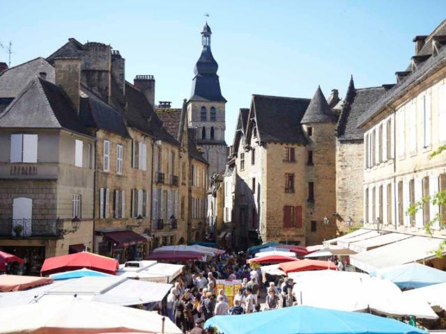 Journée groupe Sarlat et son marché.