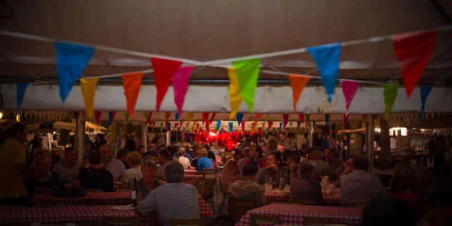 Fête de village à Sarlat et en Périgord Noir été 2020