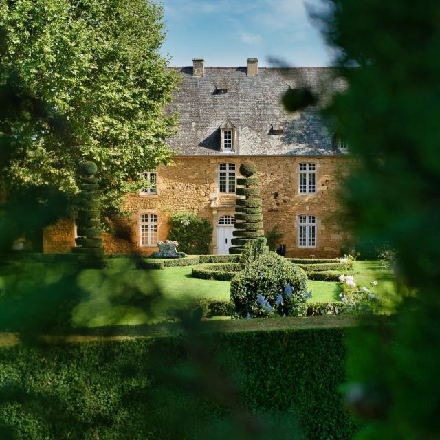 eyrignac-aerial-studio.jpg